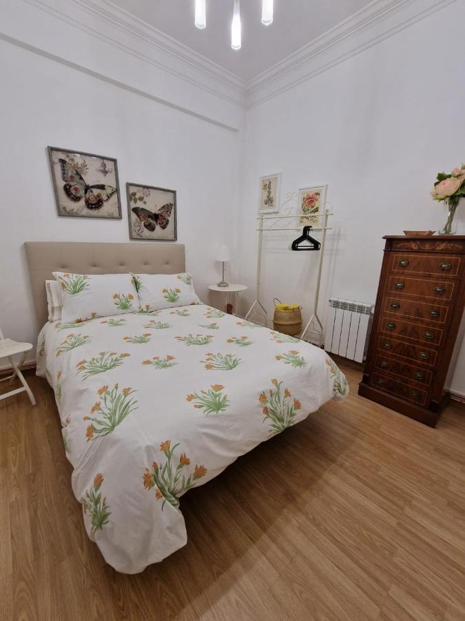 Ferienwohnung Amplio Y Centrico Piso Con Patio. A Coruña Exterior foto