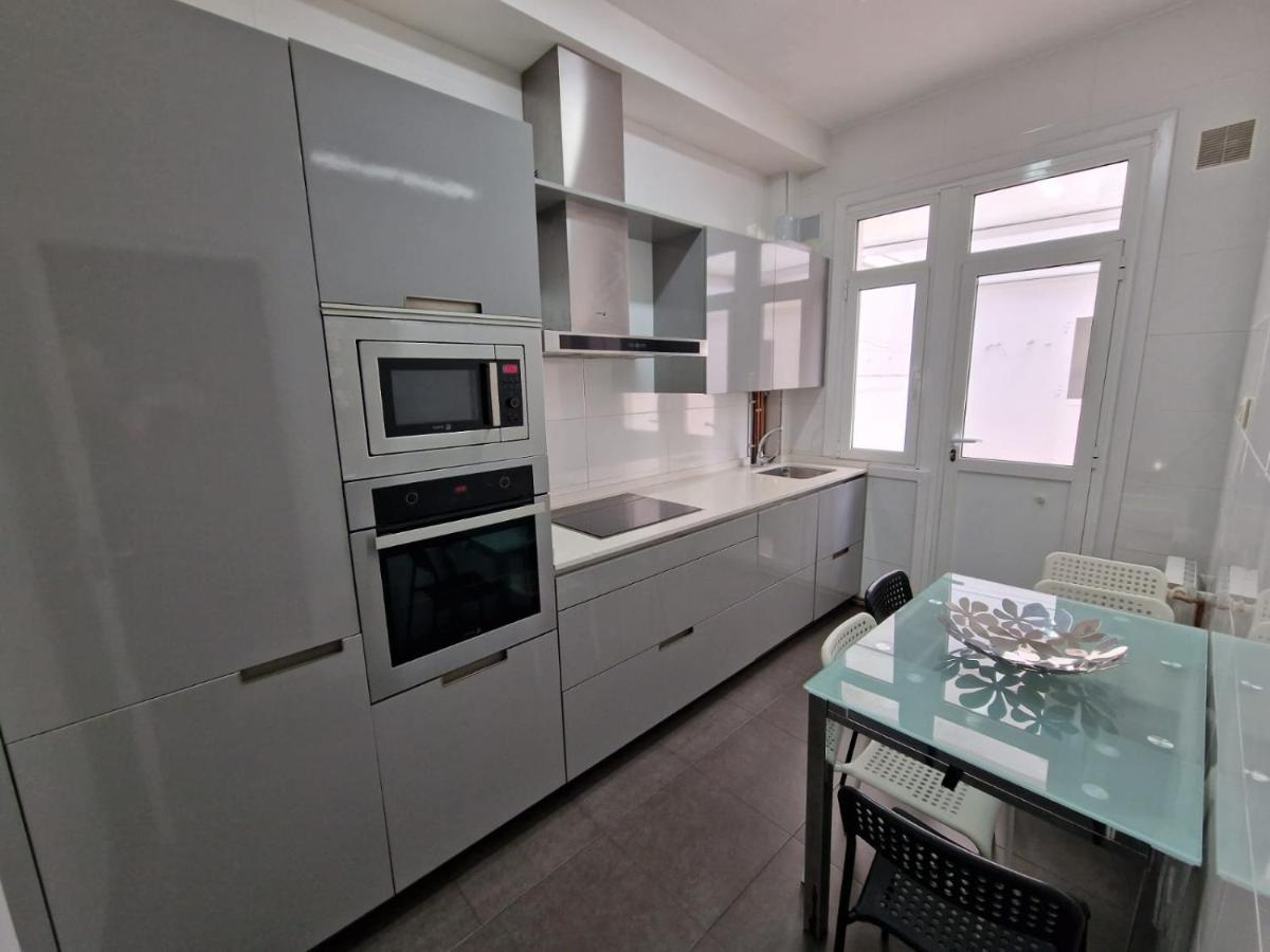 Ferienwohnung Amplio Y Centrico Piso Con Patio. A Coruña Exterior foto