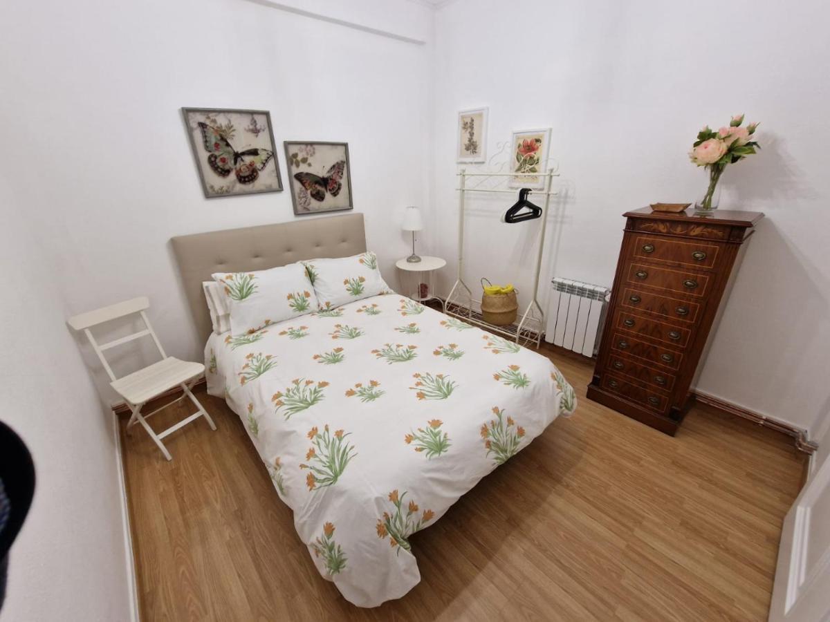Ferienwohnung Amplio Y Centrico Piso Con Patio. A Coruña Exterior foto