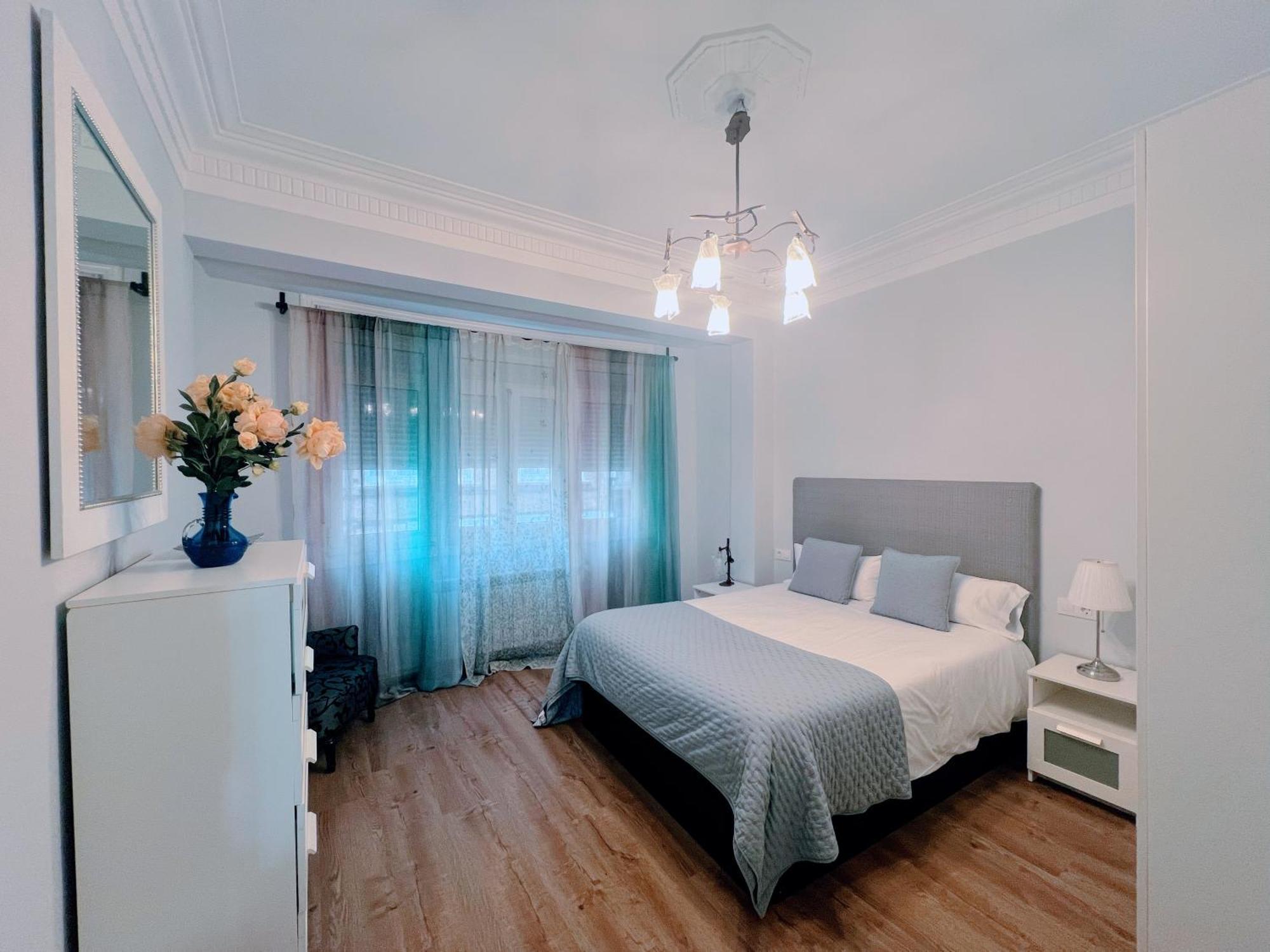 Ferienwohnung Amplio Y Centrico Piso Con Patio. A Coruña Exterior foto